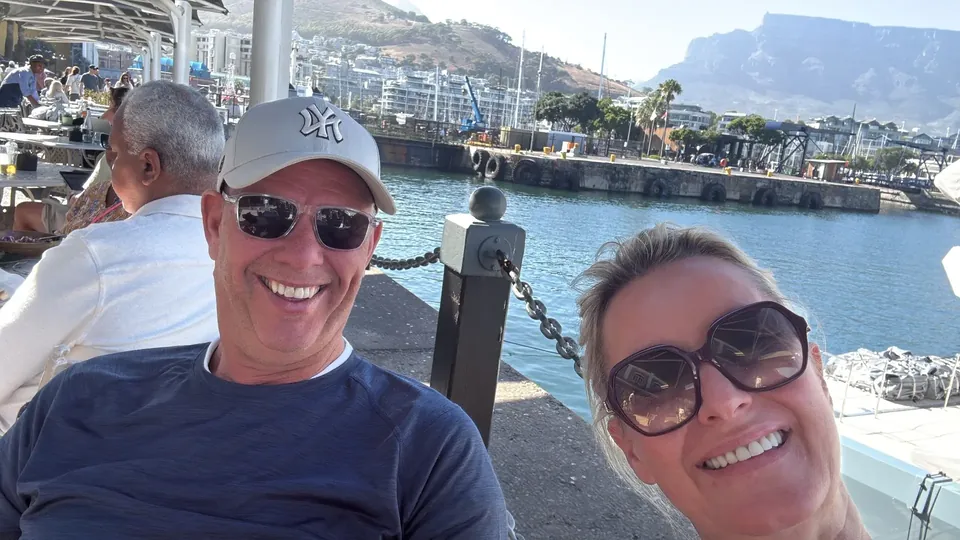 Lorraine und Alex, Gastgeber von Eleven Duiker